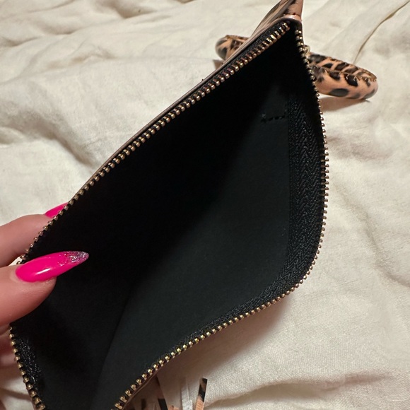 Leopard wristlet - Picture 2 of 2